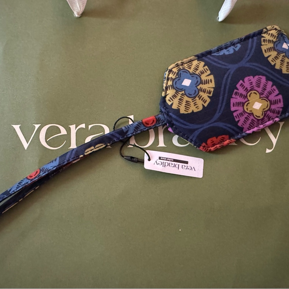 NWT Vera Bradley Center Stage Glow travel luggage tag Great Office Gift